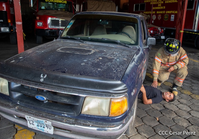 BOMBEROS